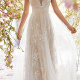 V-neck sleeveless lace dress