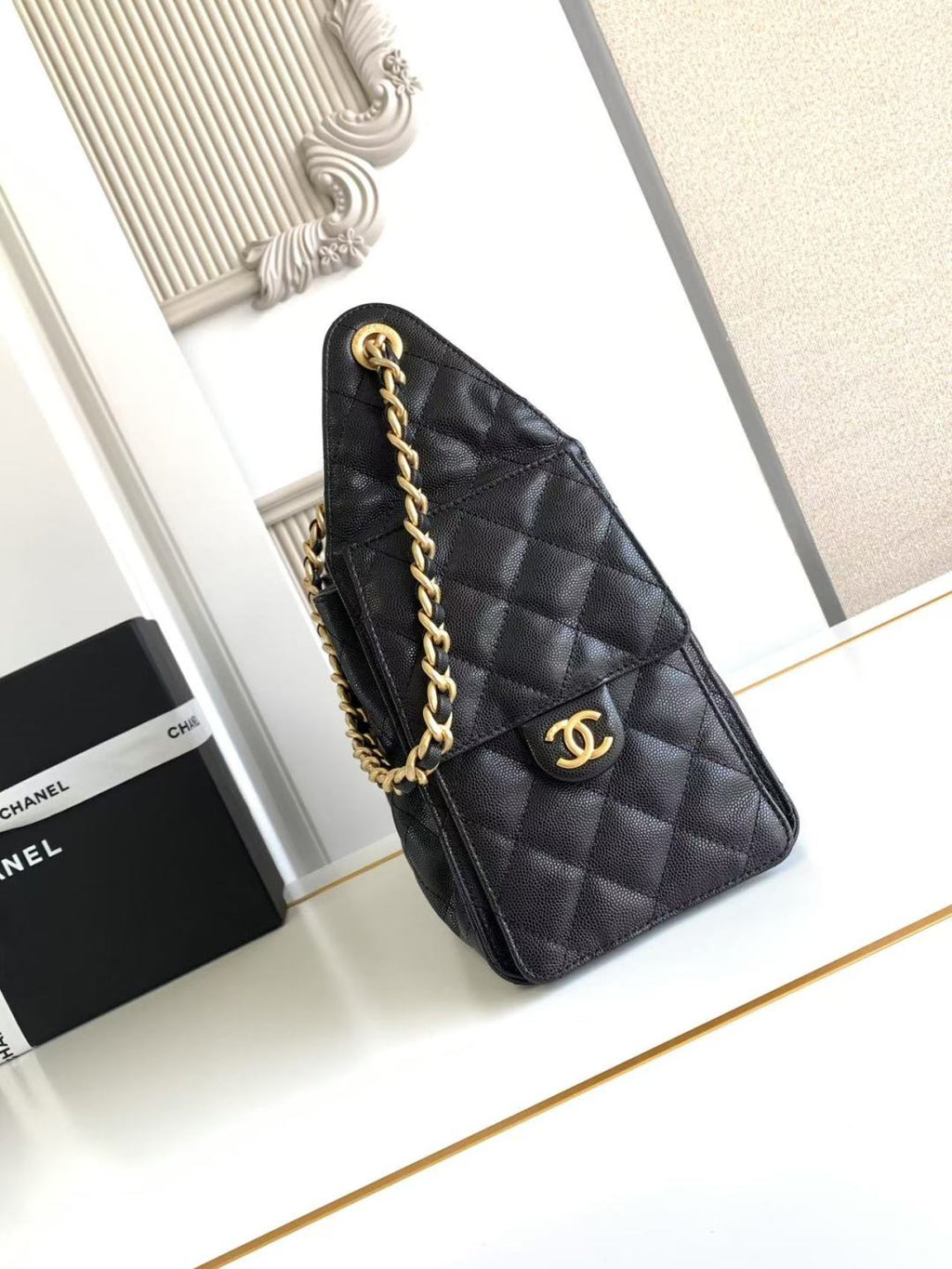 CC 25 Small Handbag Grained Calfskin & Gold-Tone Metal Bag