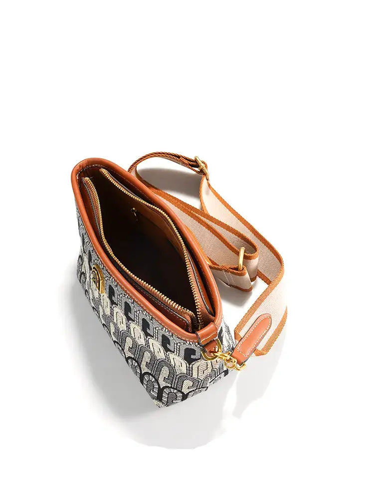 Street Style G-Jacquard Shoulder Bag