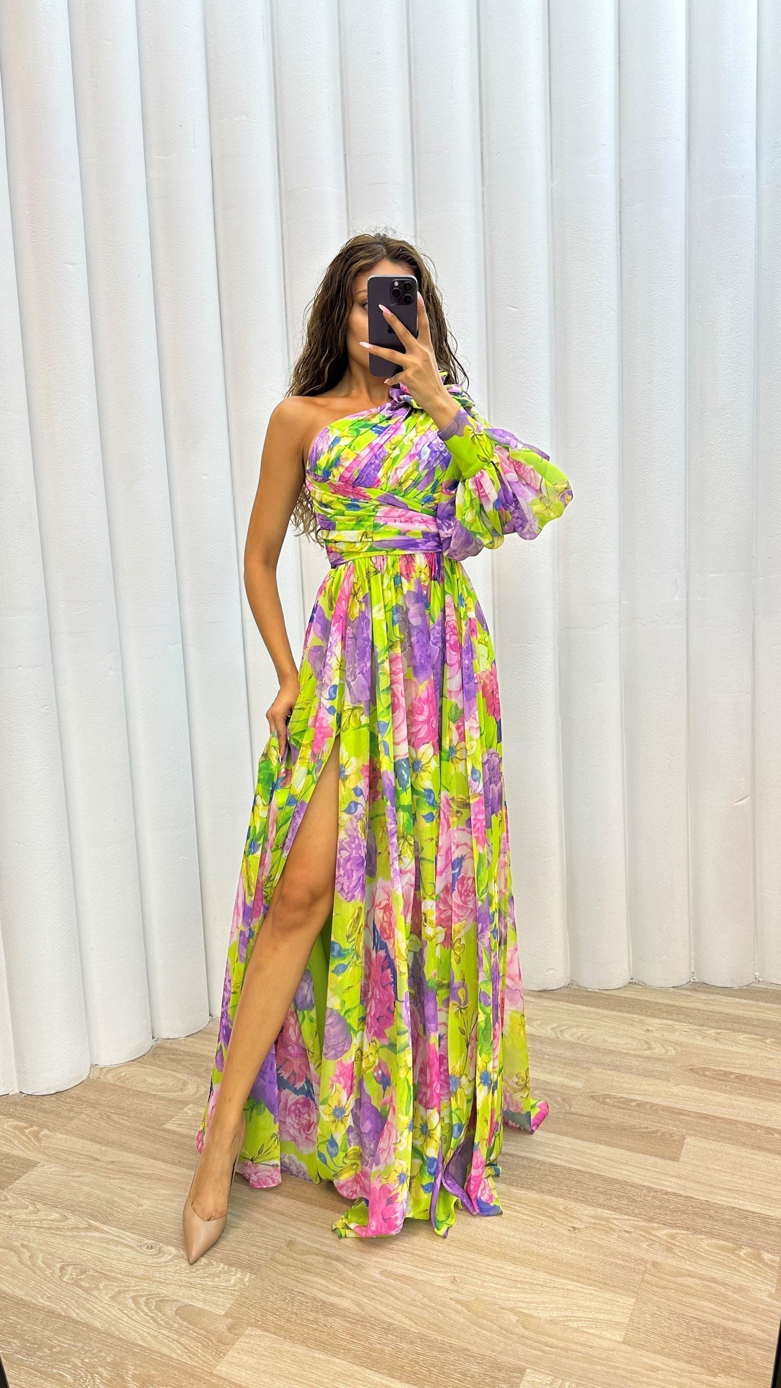 Mckenna | Stunning Flowing Gown