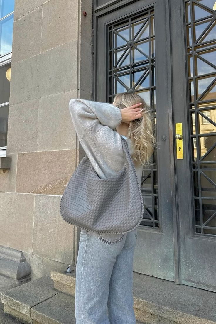 Aurelia Woven Bag  – Oversized Elegance with Practical Design