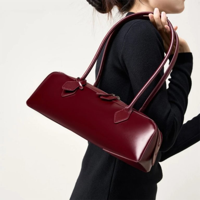 Léonie™ Baguette – Parisian Elegance in a Sleek Silhouette