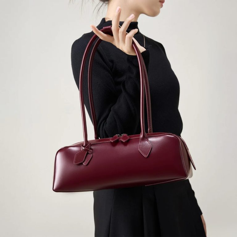 Léonie™ Baguette – Parisian Elegance in a Sleek Silhouette