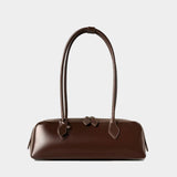 Léonie™ Baguette – Parisian Elegance in a Sleek Silhouette