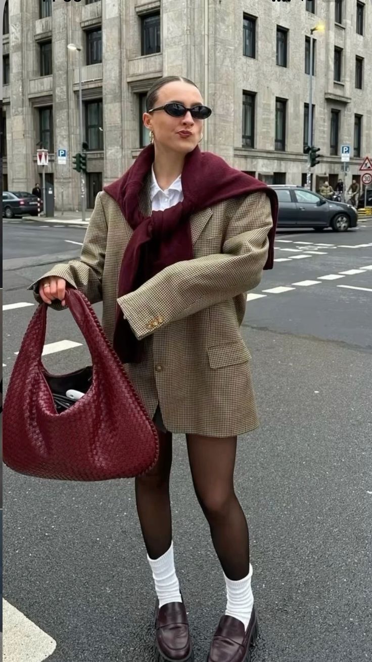 Aurelia Woven Bag  – Oversized Elegance with Practical Design