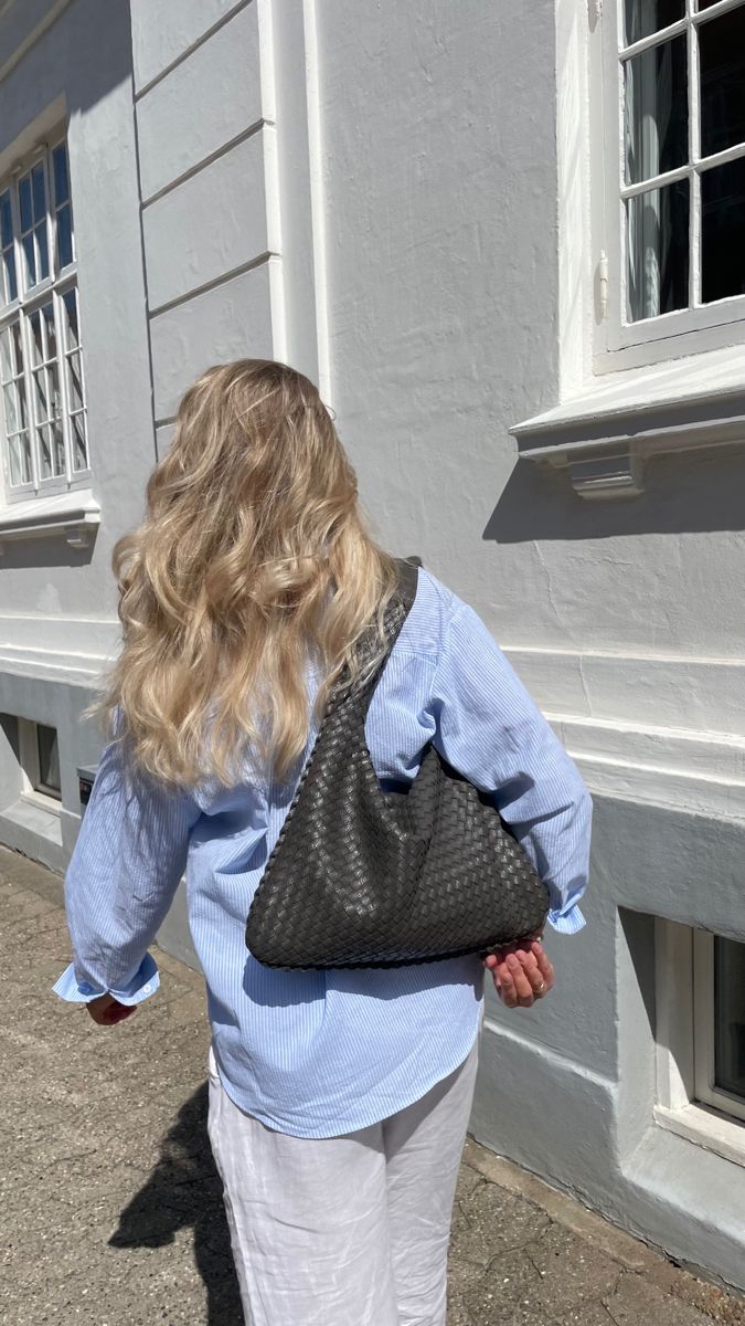 Aurelia Woven Bag  – Oversized Elegance with Practical Design