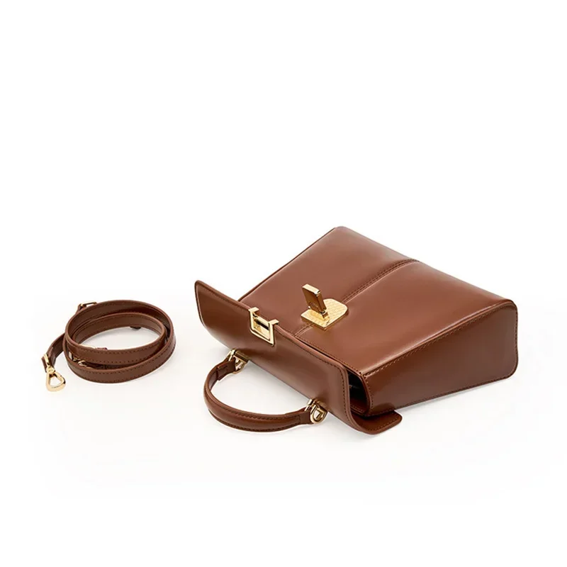 Amara Bag – Versatile Elegance with Everyday Practicality